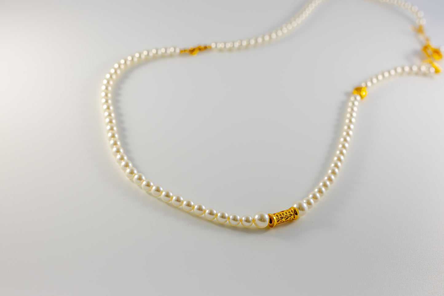 White Pearl Necklace with Gold