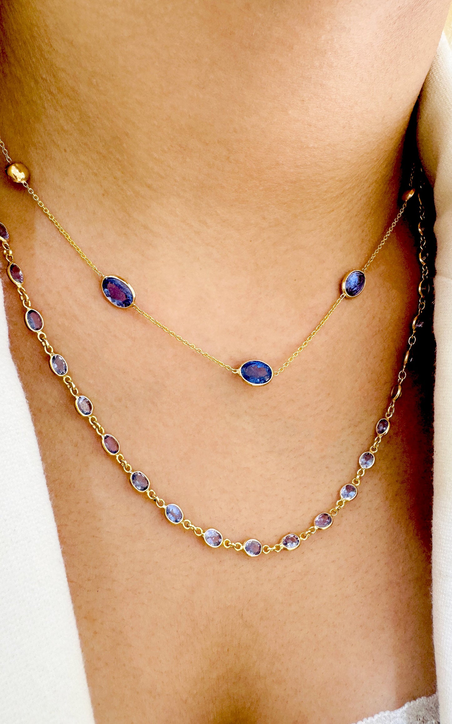 Rainbow Moonstone Oval Necklace In 18K Yellow Gold - AiJi World