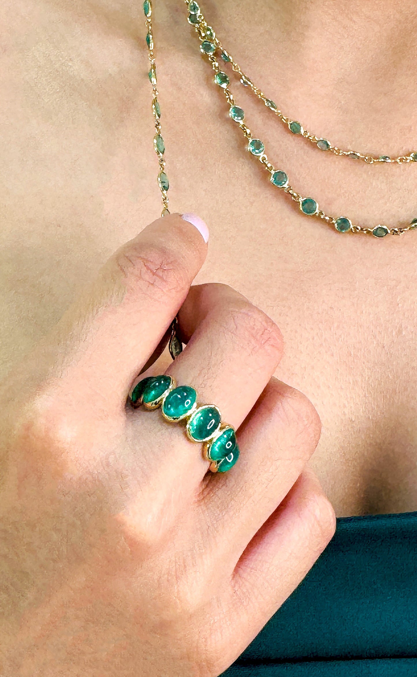 Emerald Marquise Necklace In 18K Yellow Gold - AiJi World