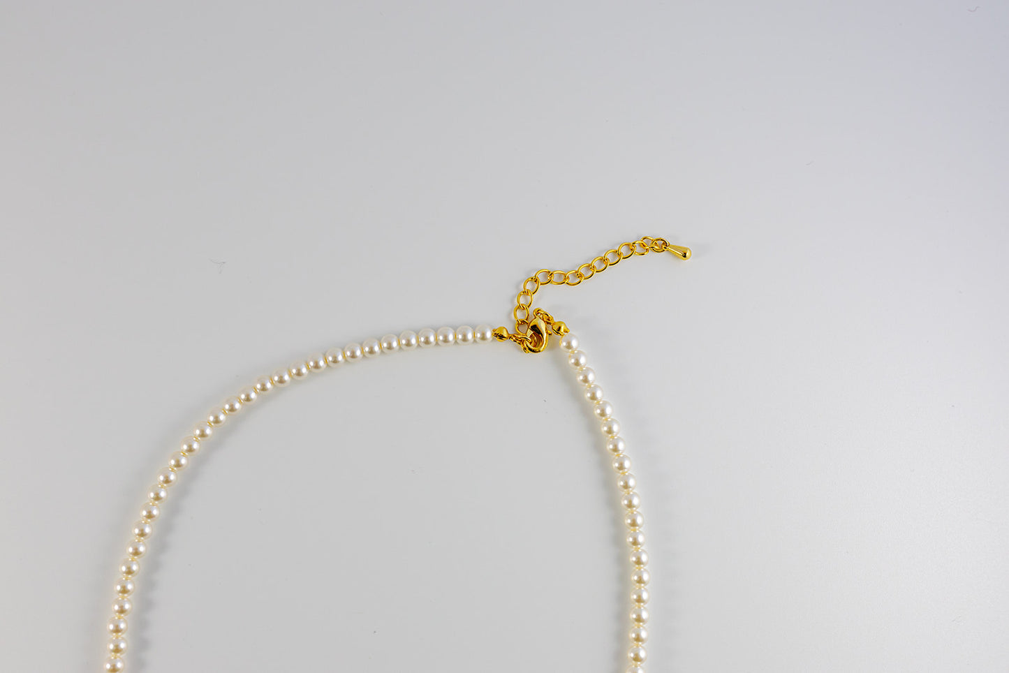 Pearl Necklace with Golden Clasp and Chain