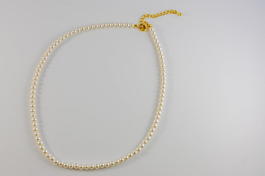 Pearl Necklace with Golden Clasp and Chain