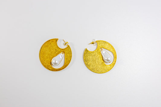 Baroque Pearl & Disc Hoop Earrings