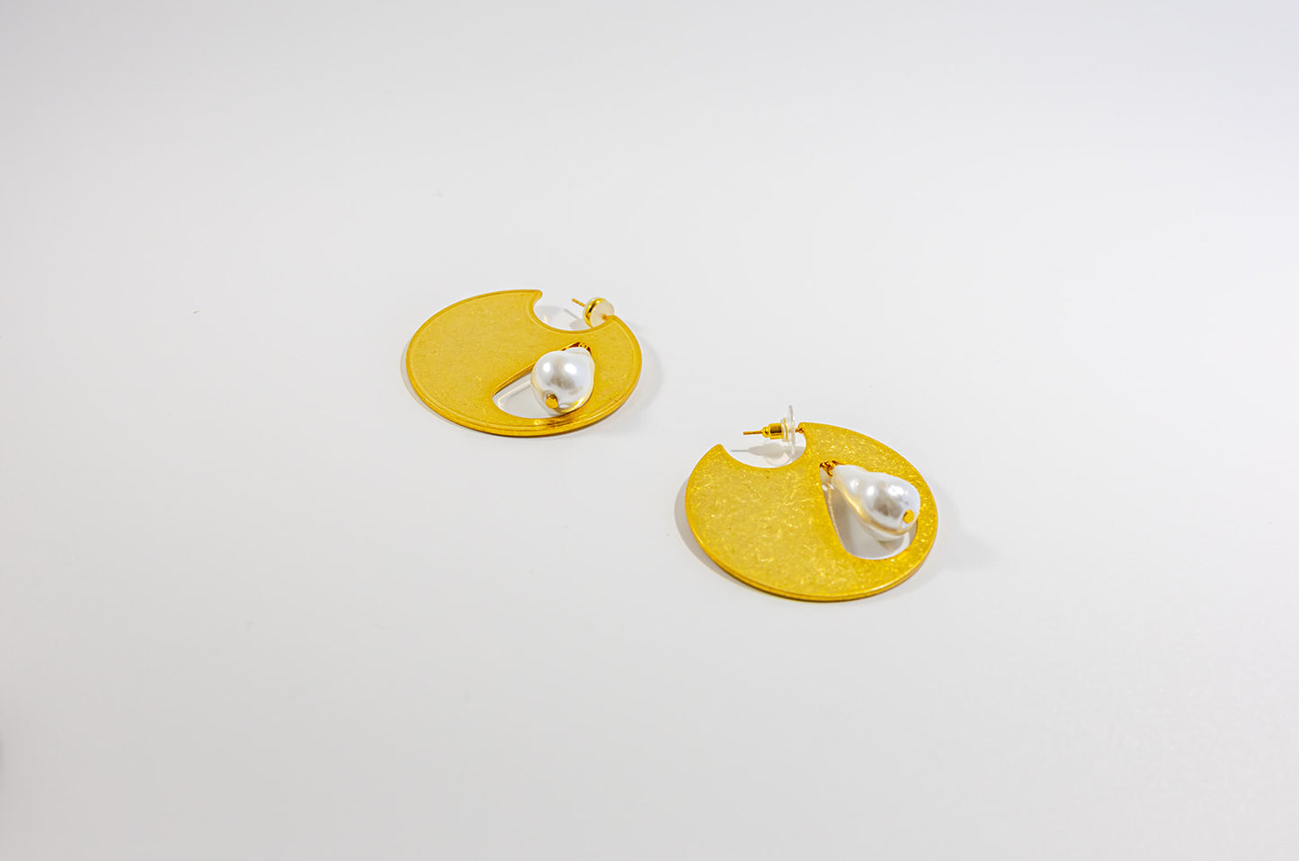 Baroque Pearl & Disc Hoop Earrings