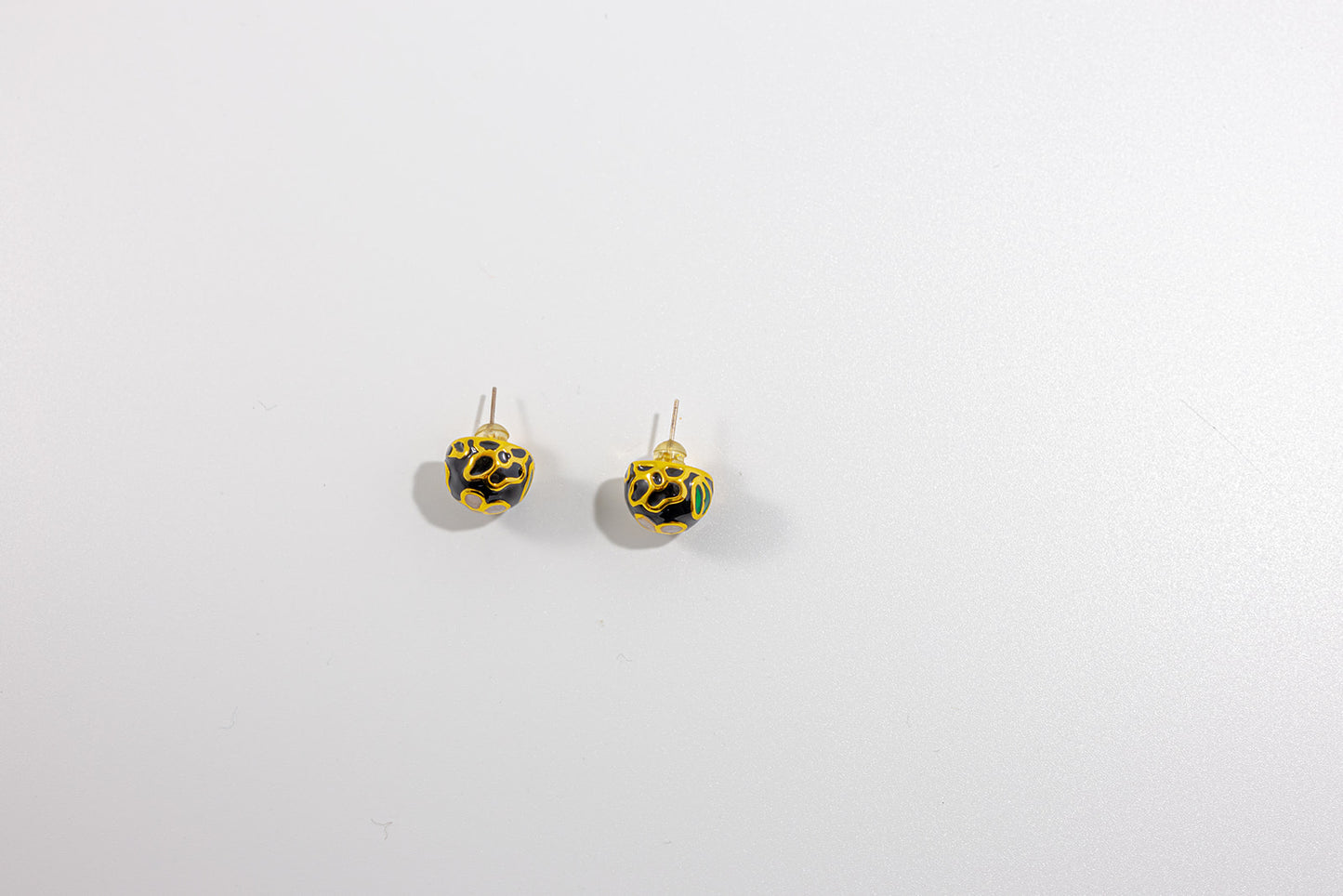 Round Black with Flower Stud Earring