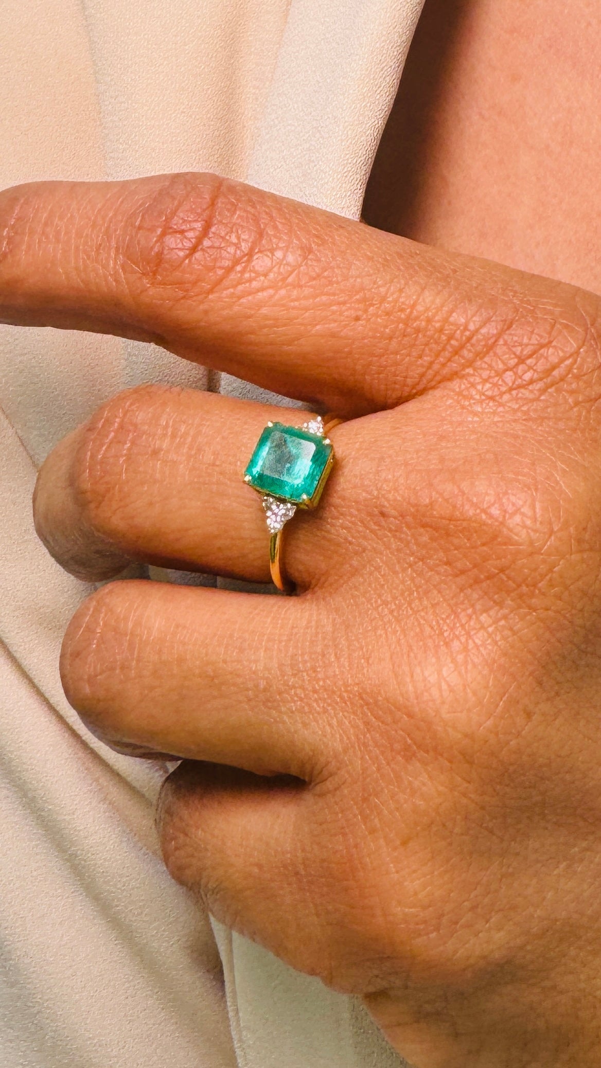 Emerald Square & Diamond Round Ring In 18K Yellow Gold - AiJi World 
