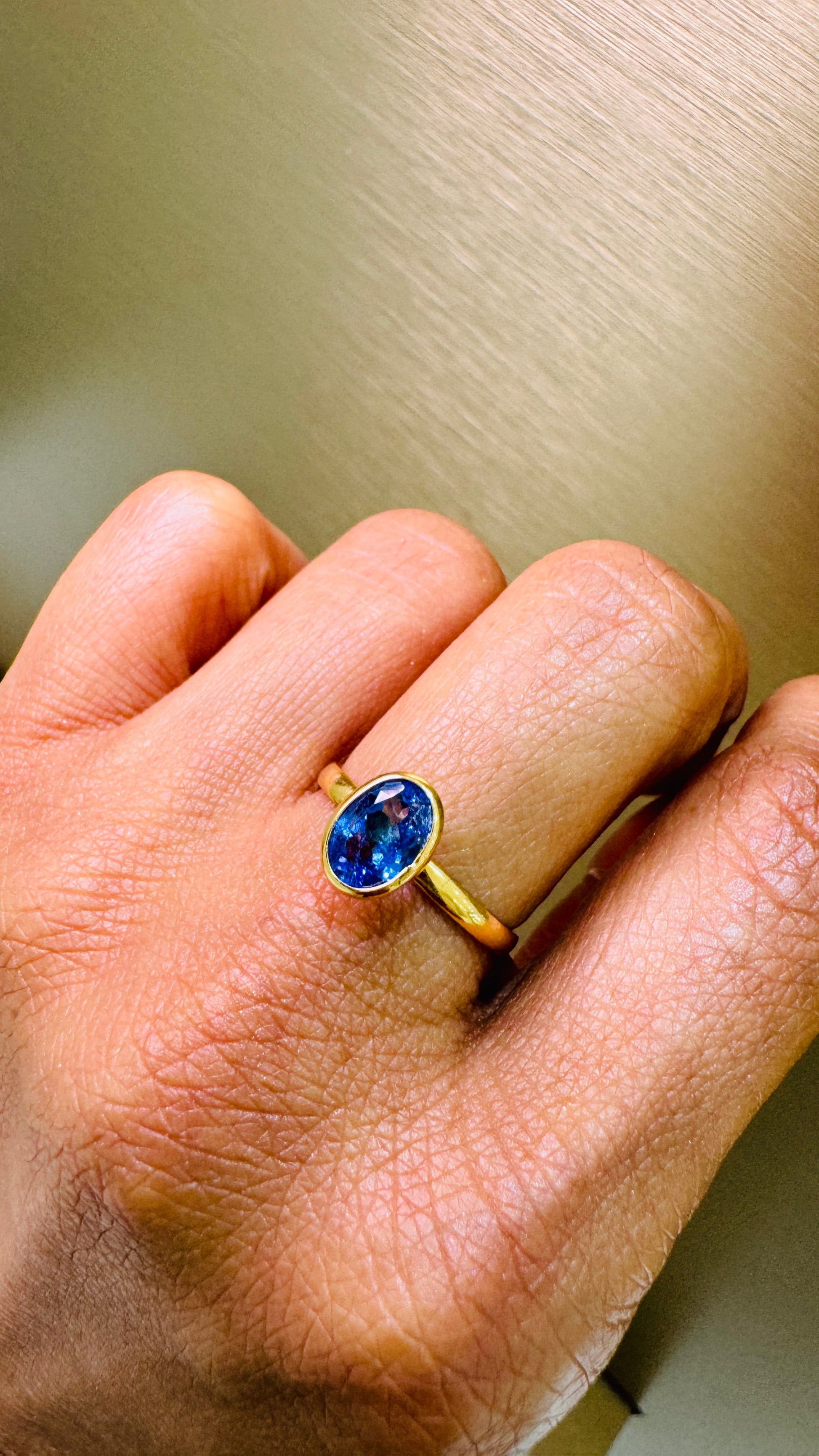 Tanzanite Oval Ring In 18K Yellow Gold - AiJi World 