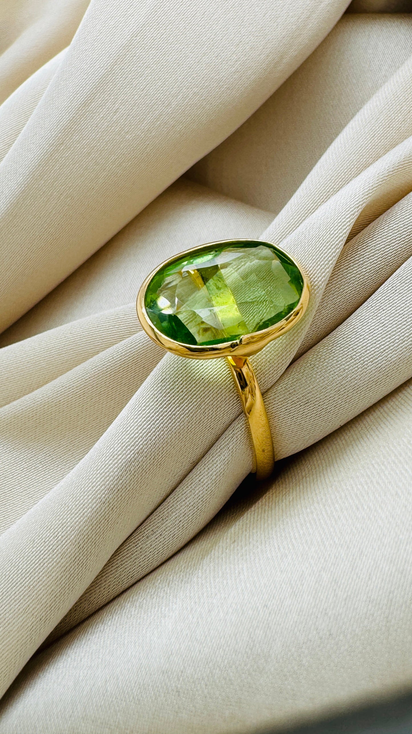 Spinel U/S Ring In 18K Yellow Gold - AiJi World 