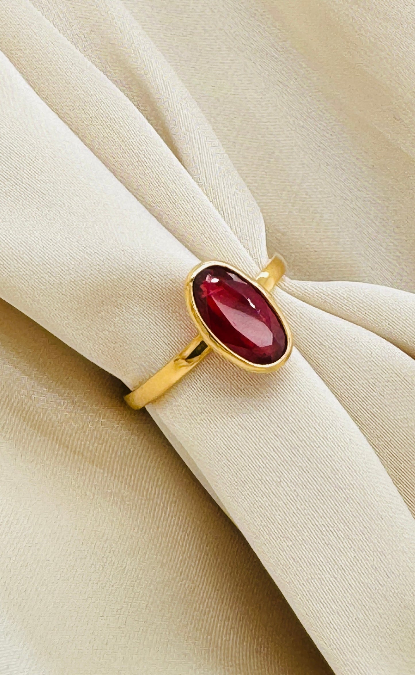 Orange Sapphire Oval Ring In 18K Yellow Gold - AiJi World 