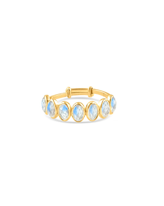 Rainbow Moonstone Oval Ring In 18K Yellow Gold - AiJi World 