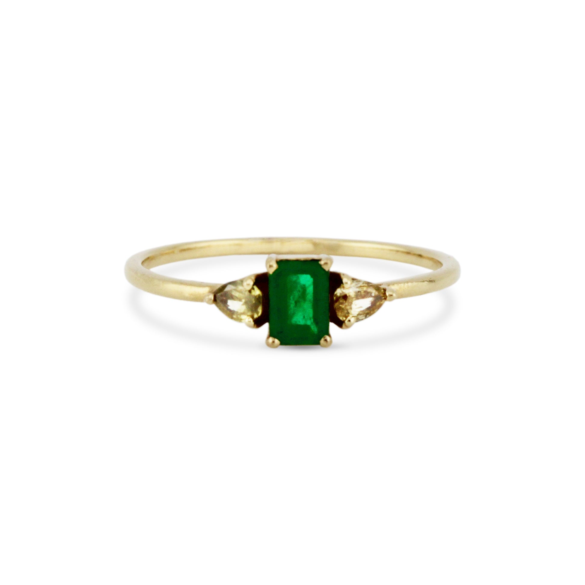Emerald Rectangle & Diamond Ring In 18K Yellow Gold - AiJi World 