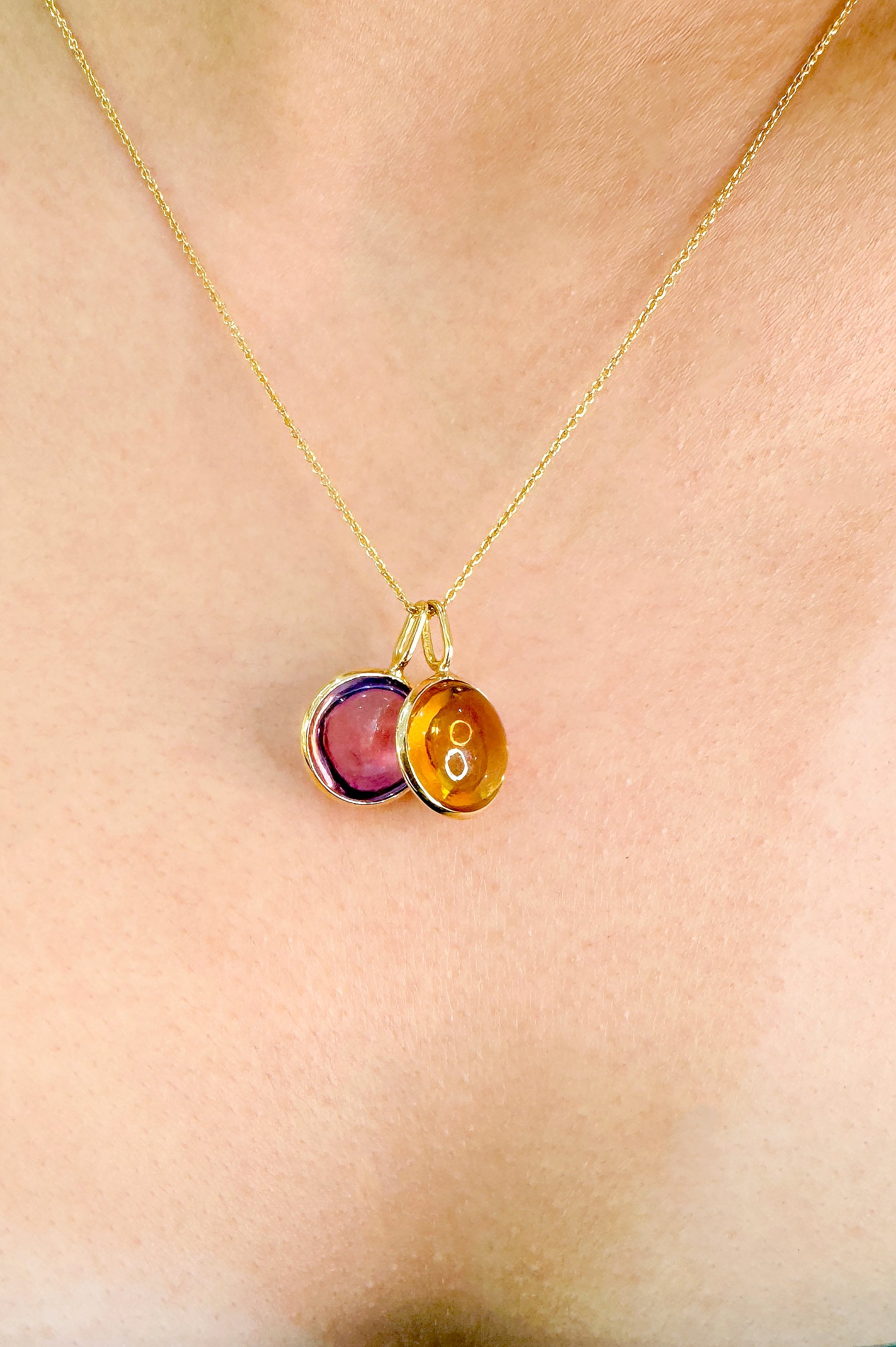 Gemstone Round Pendant In 18K Yellow Gold - AiJi World 