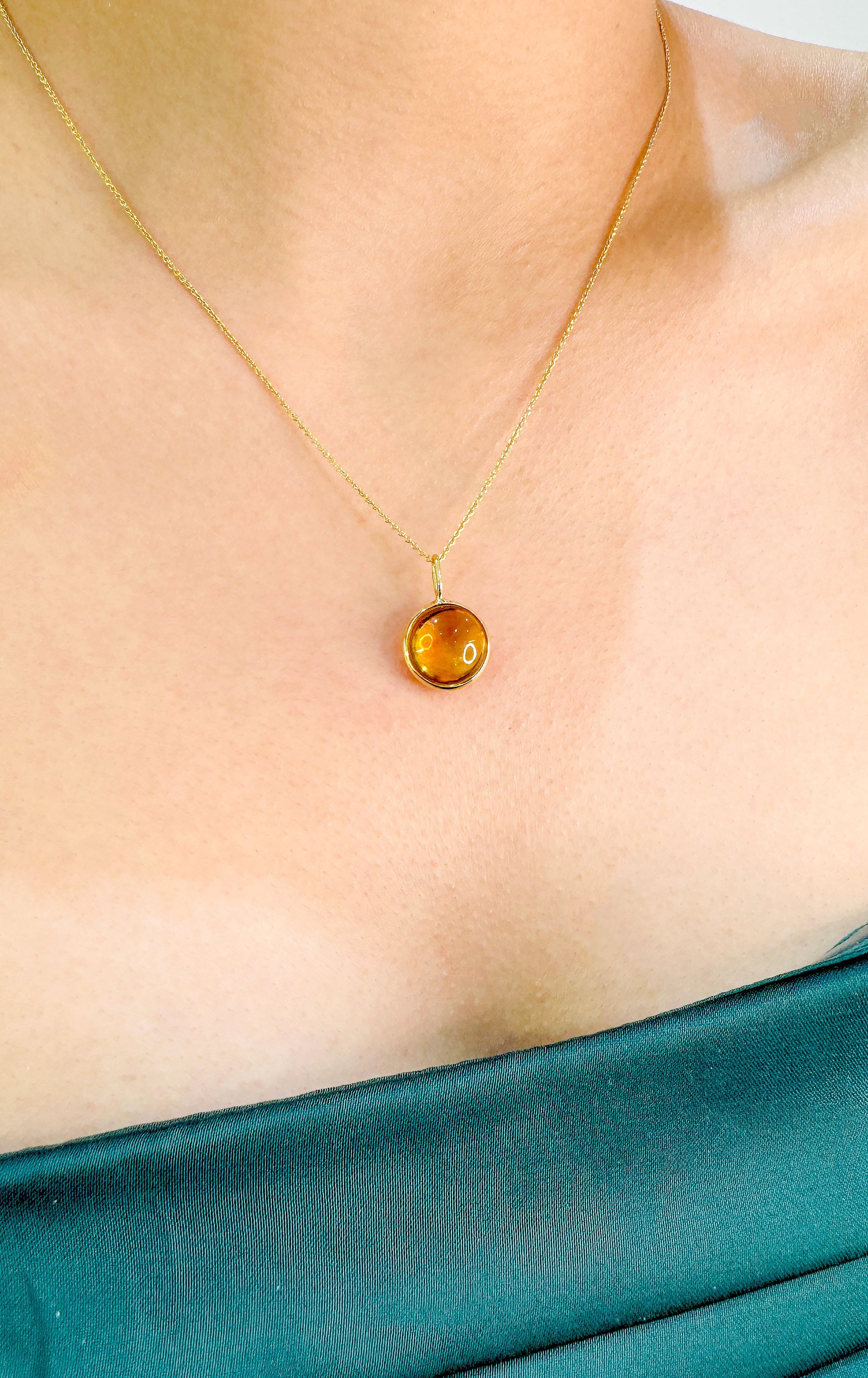 Gemstone Round Pendant In 18K Yellow Gold - AiJi World 