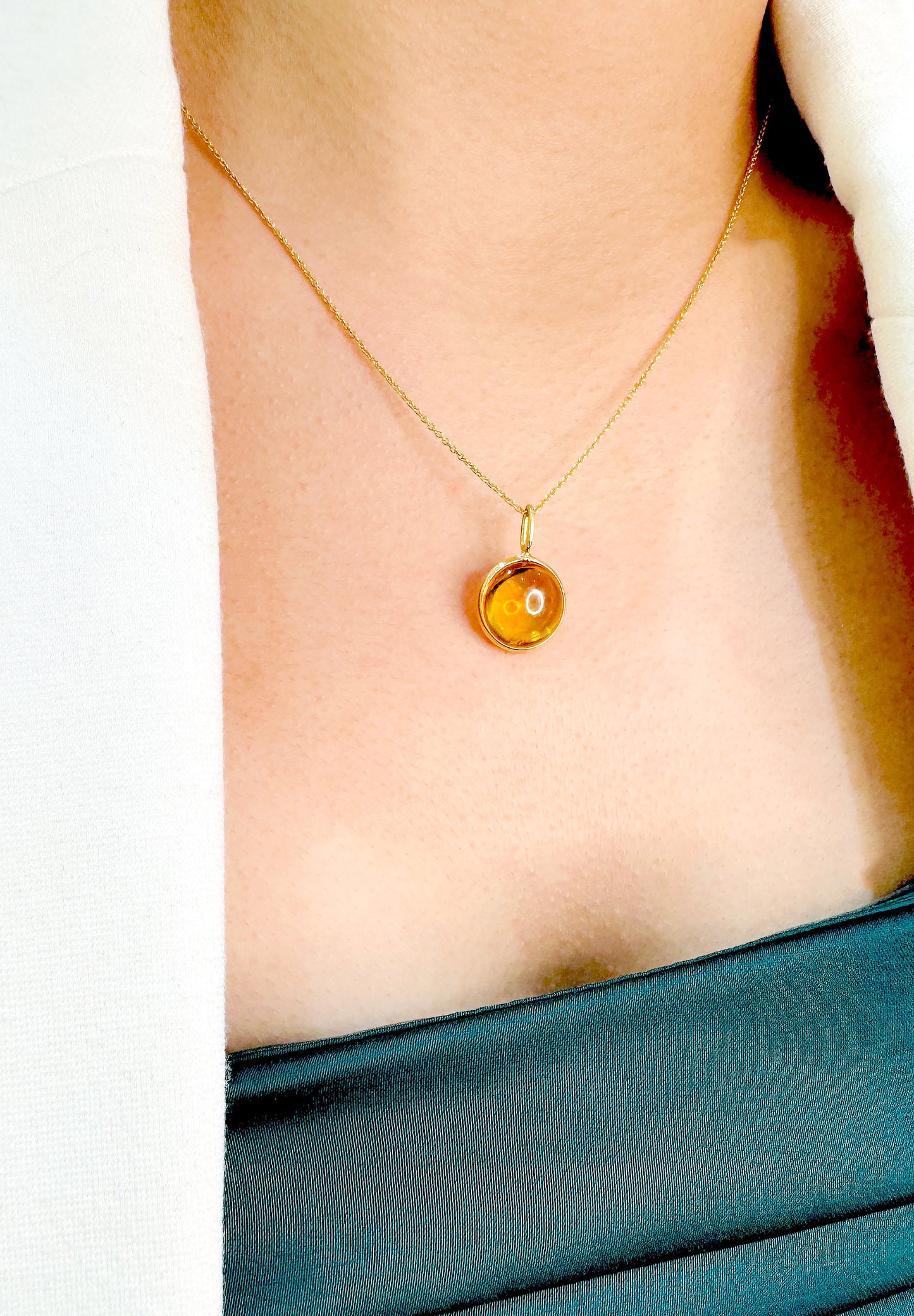 Gemstone Round Pendant In 18K Yellow Gold - AiJi World 