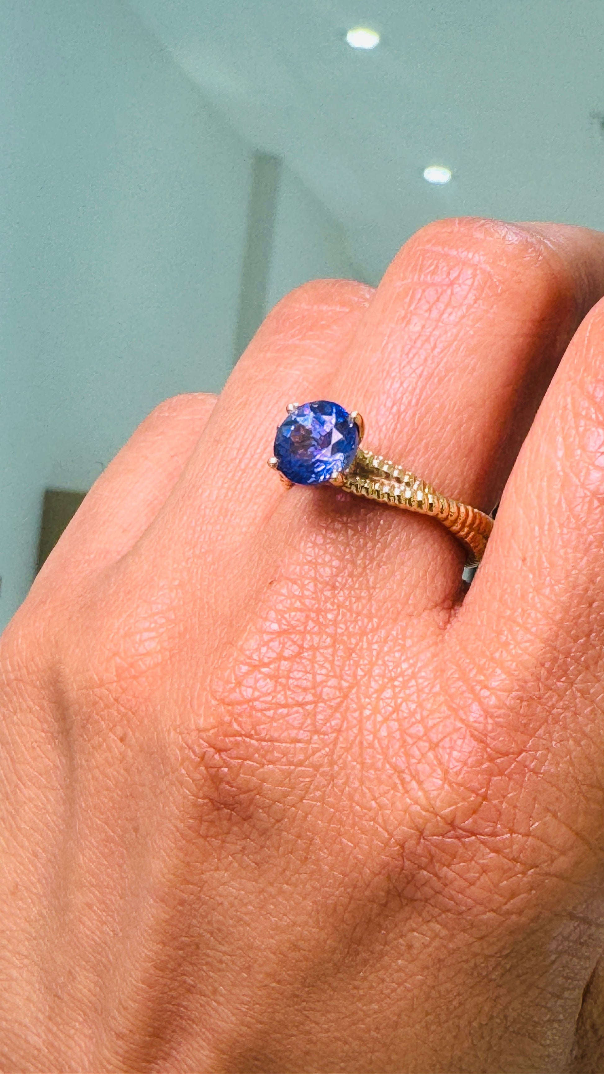 Tanzanite Round Ring In 18K Yellow Gold - AiJi World 